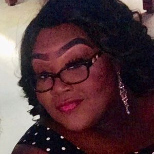 Meet your Posher, Whitney